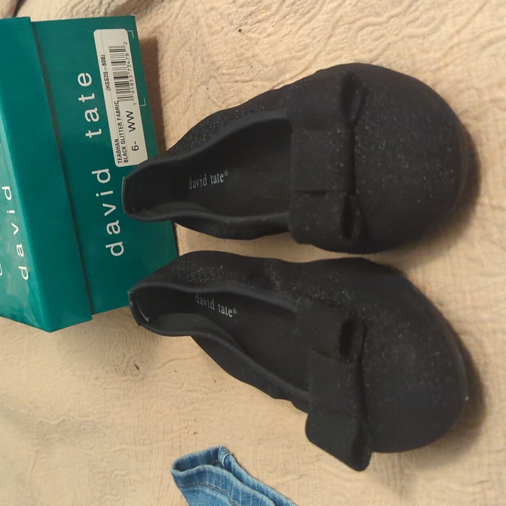 David Tate shoes black glitter fabric, never worn 6WW.